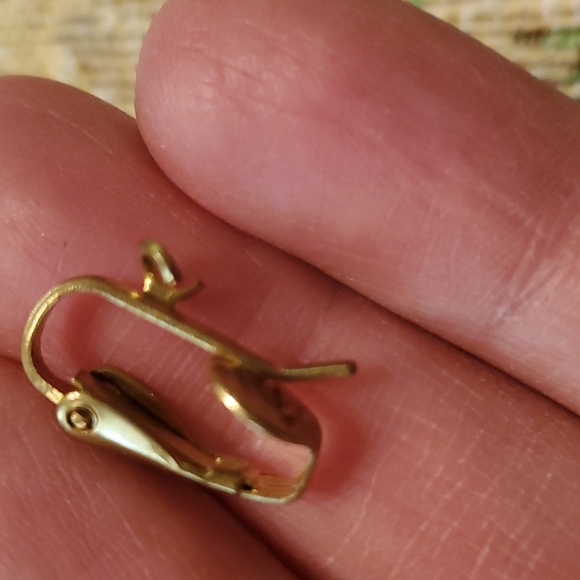 Fish hook clip earring findings gold toned vintage New 16pc - Picture 3 of 3